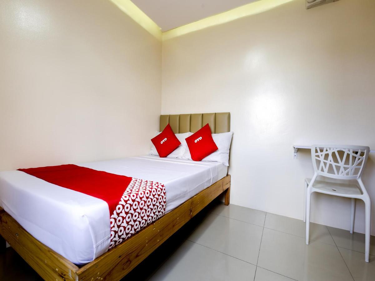 Oyo 783 Freemont Place Paranaque City Dış mekan fotoğraf
